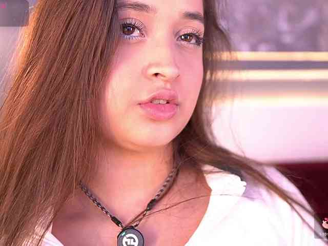MiaKay webcam