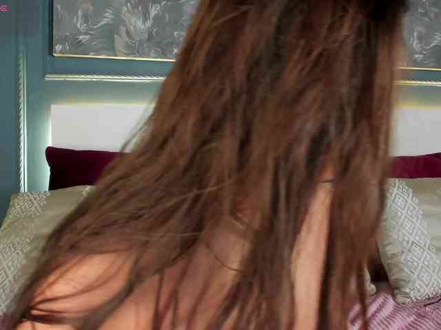MiaKay webcam