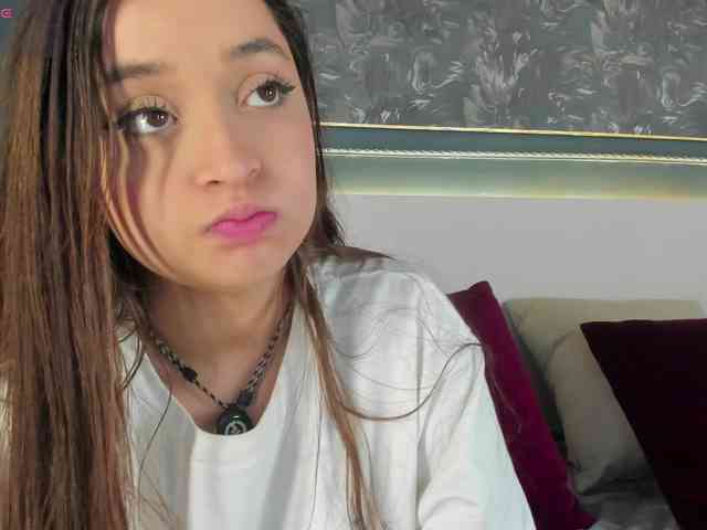 MiaKay webcam