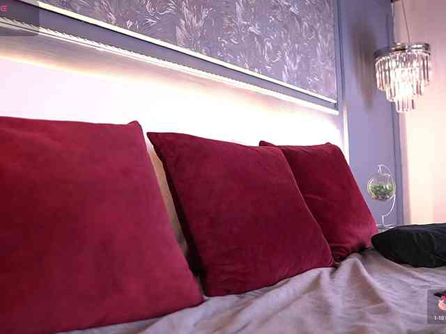 MiaKay webcam