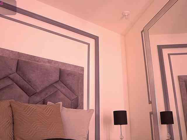 MiaKay webcam
