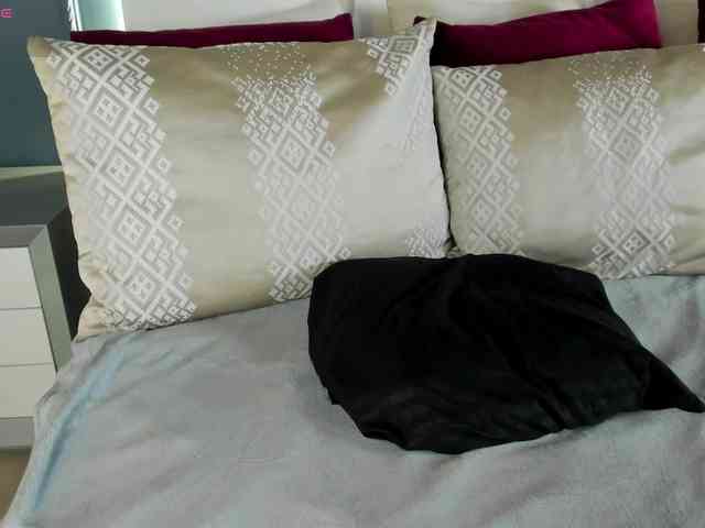 MiaKay webcam