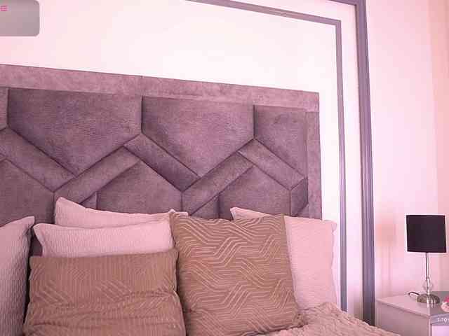 MiaKay webcam