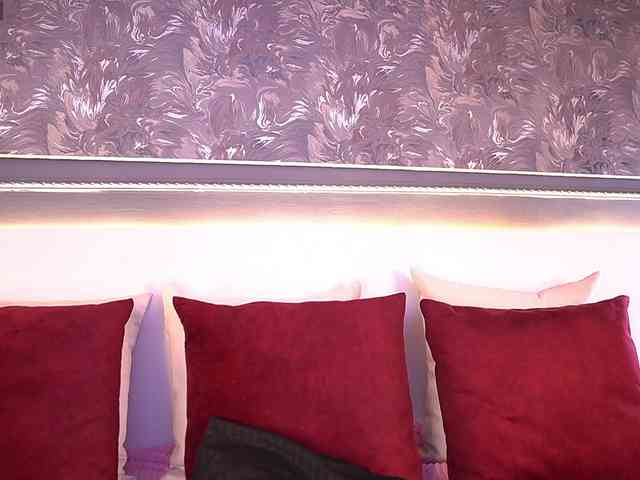 MiaKay webcam