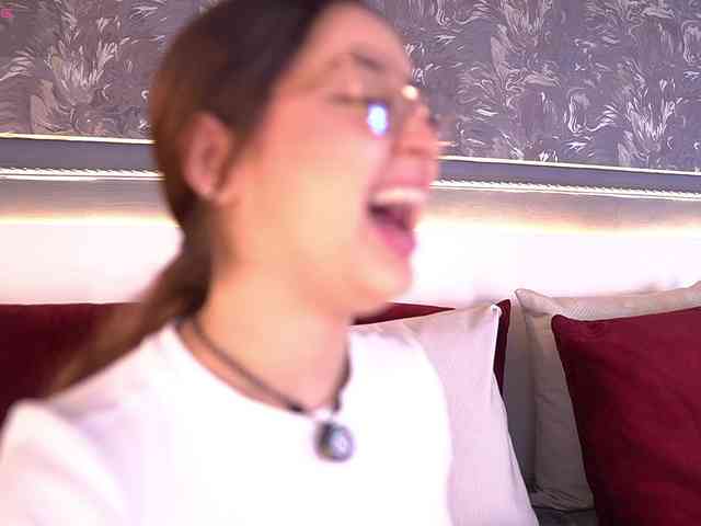 MiaKay webcam
