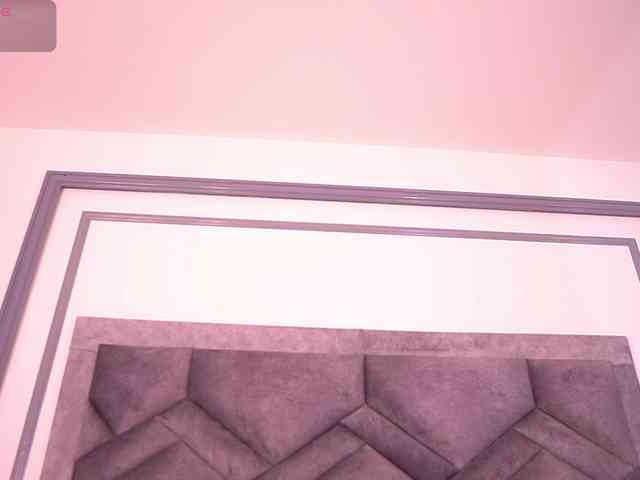MiaKay webcam