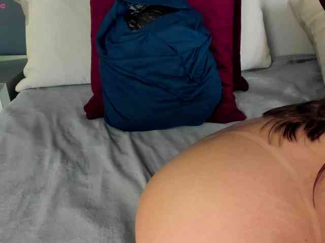 MiaKay webcam