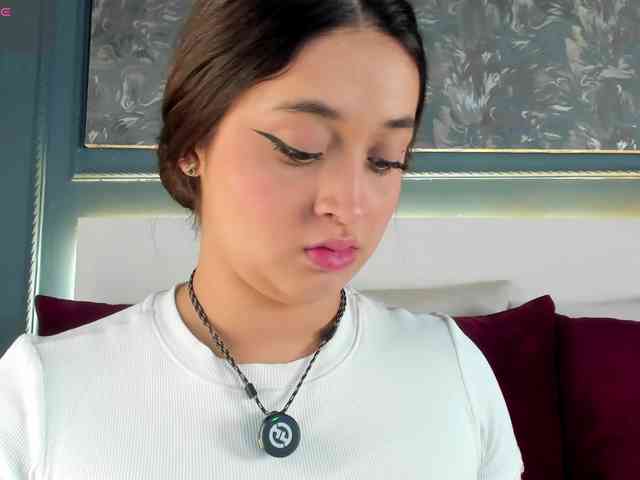 MiaKay webcam