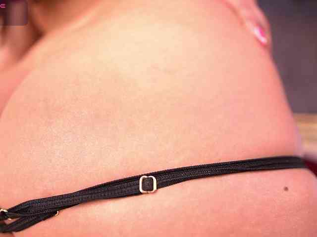 MiaKay Live Webcam on BongaCams
