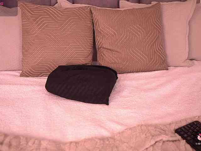 MiaKay webcam