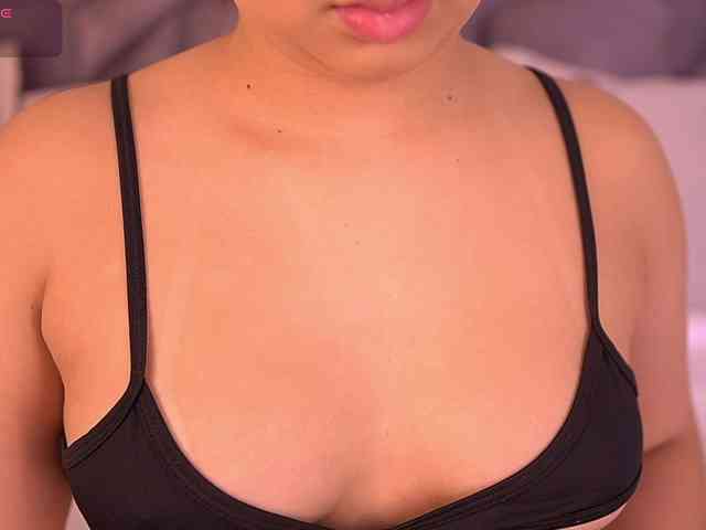 MiaKay webcam
