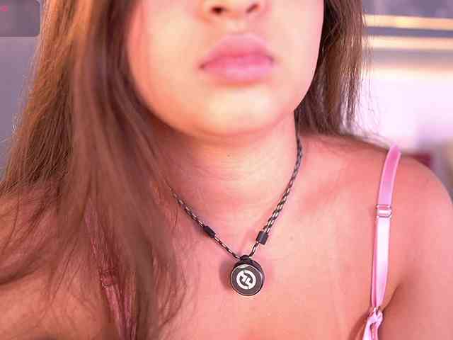 MiaKay webcam