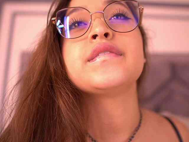 MiaKay webcam