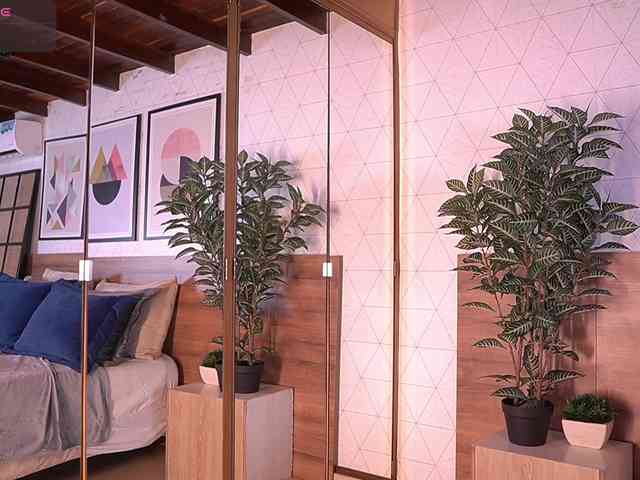 MiaKay webcam