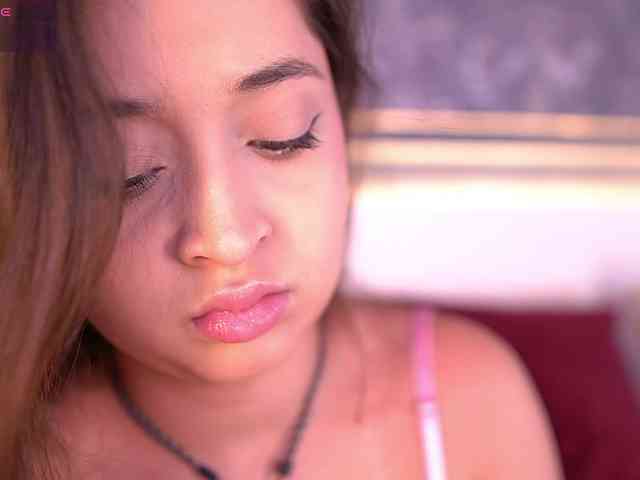 MiaKay webcam