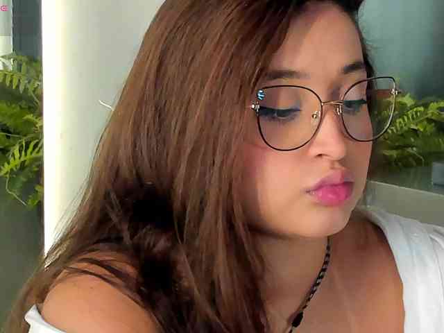 MiaKay webcam