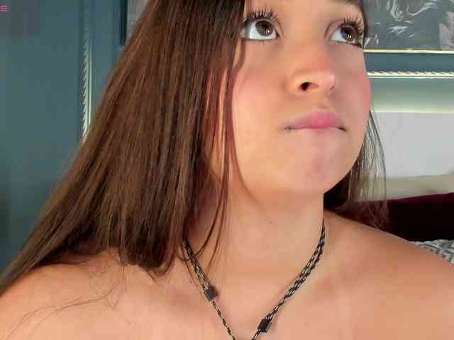 MiaKay webcam