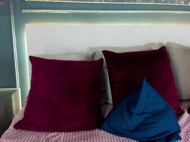 MiaKay webcam