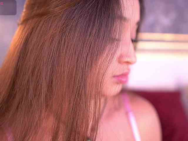 MiaKay webcam