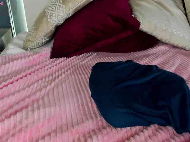 MiaKay webcam