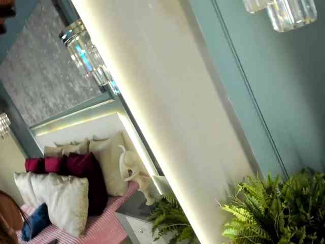 MiaKay webcam
