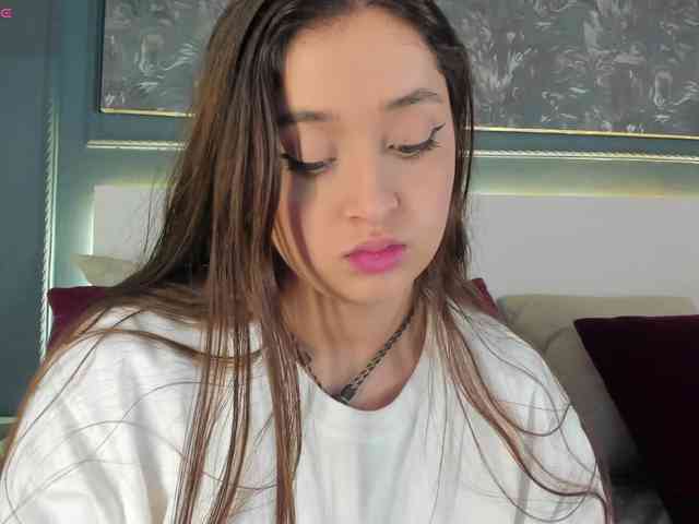 MiaKay webcam