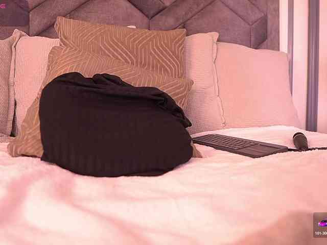 MiaKay webcam