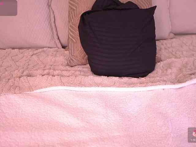 MiaKay webcam