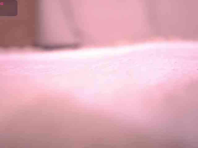 MiaKay webcam