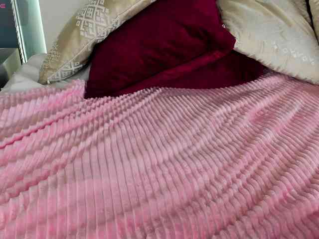 MiaKay webcam