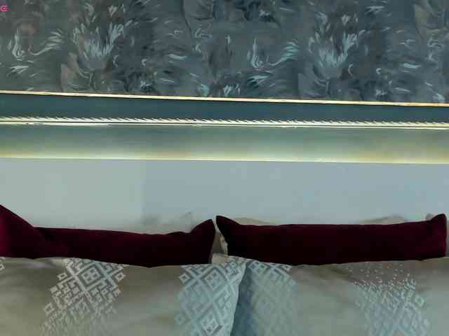 MiaKay webcam