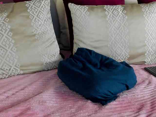 MiaKay webcam