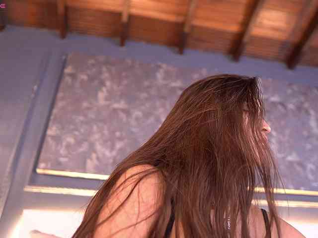 MiaKay webcam