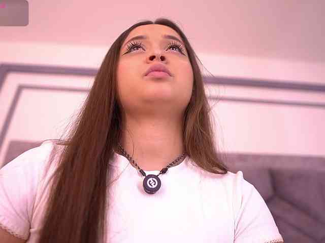 MiaKay webcam
