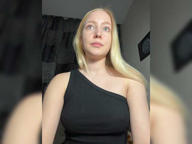 BLONDINO4KA live cam on BongaCams
