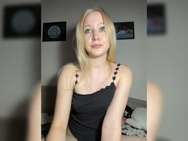 BLONDINO4KA live cam on BongaCams