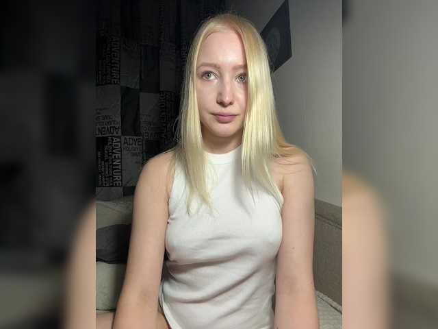 BLONDINO4KA live cam on BongaCams