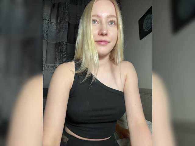 BLONDINO4KA live cam on BongaCams