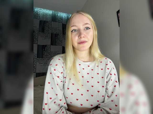 BLONDINO4KA's BongaCams show and profile