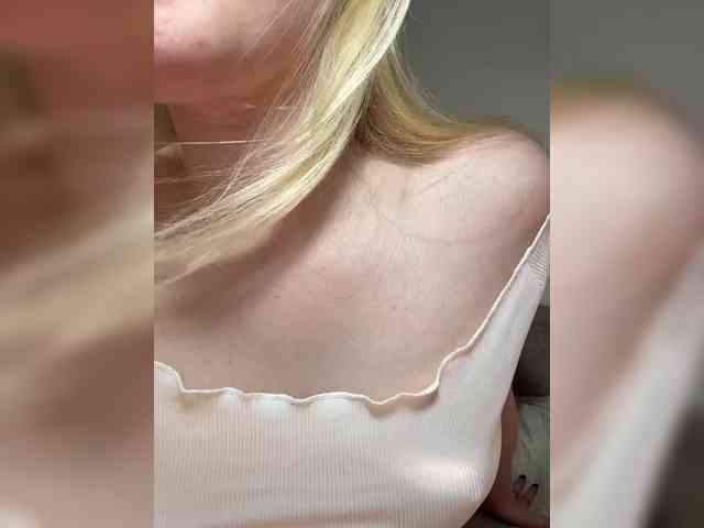BLONDINO4KA webcam