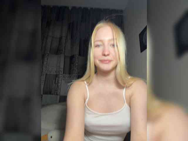 BLONDINO4KA webcam
