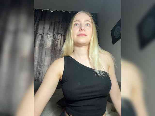BLONDINO4KA webcam