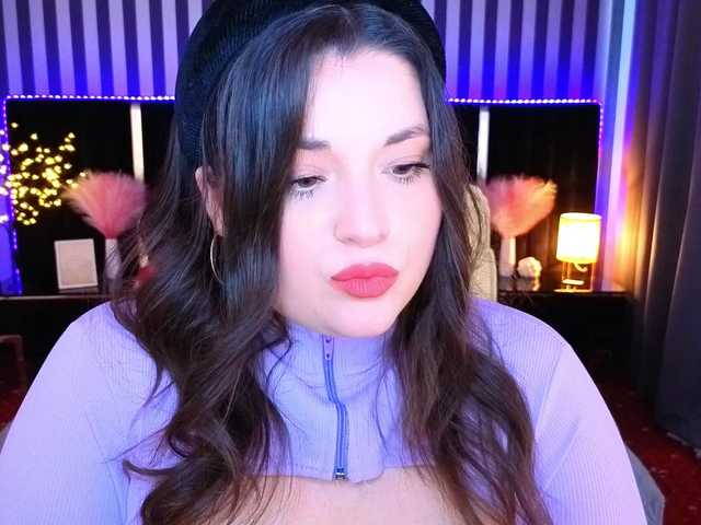 AfinaLin's BongaCams show and profile