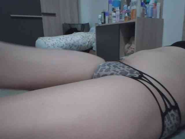 sara-kimoo Sex Cam Show