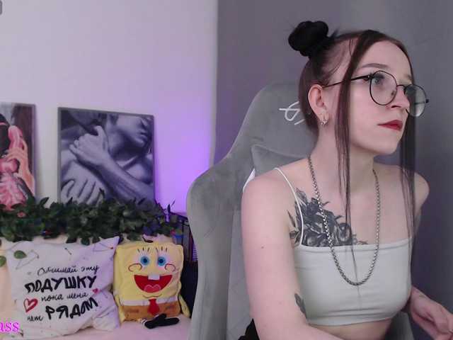 krisskiss21 live cam on BongaCams