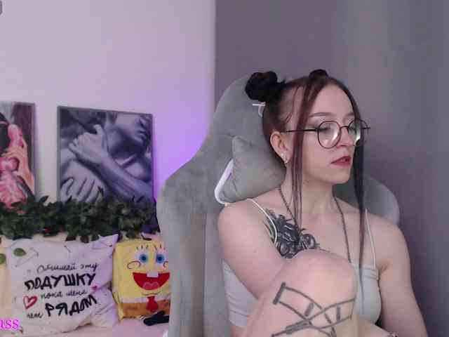krisskiss21 webcam