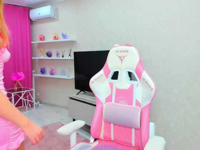 Strawberrye's BongaCams show and profile