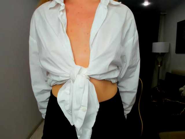 Strawberrye live cam on BongaCams