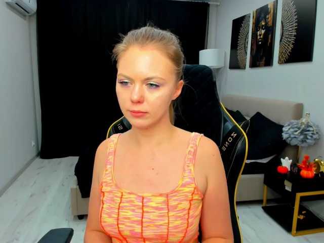 Strawberrye live cam on BongaCams
