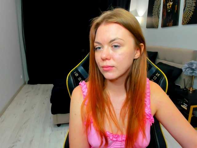 Strawberrye live cam on BongaCams